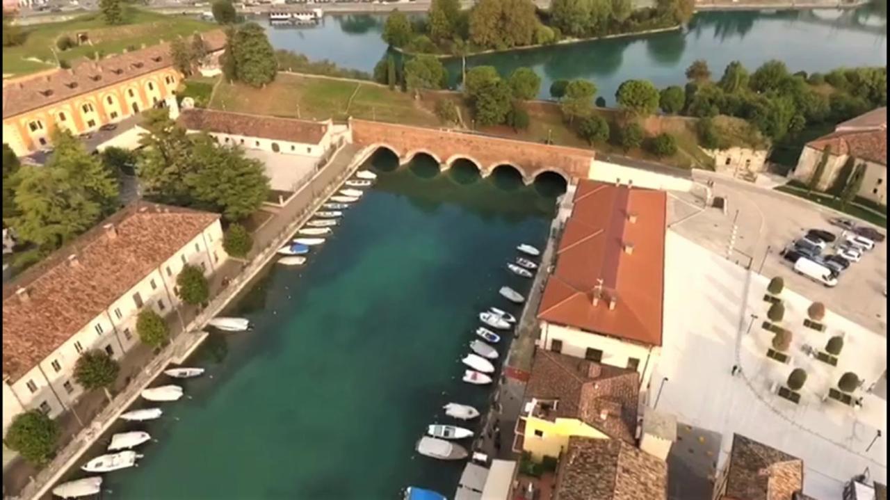 Acqua Verde Appartamenti ペスキエーラ・デル・ガルダ エクステリア 写真